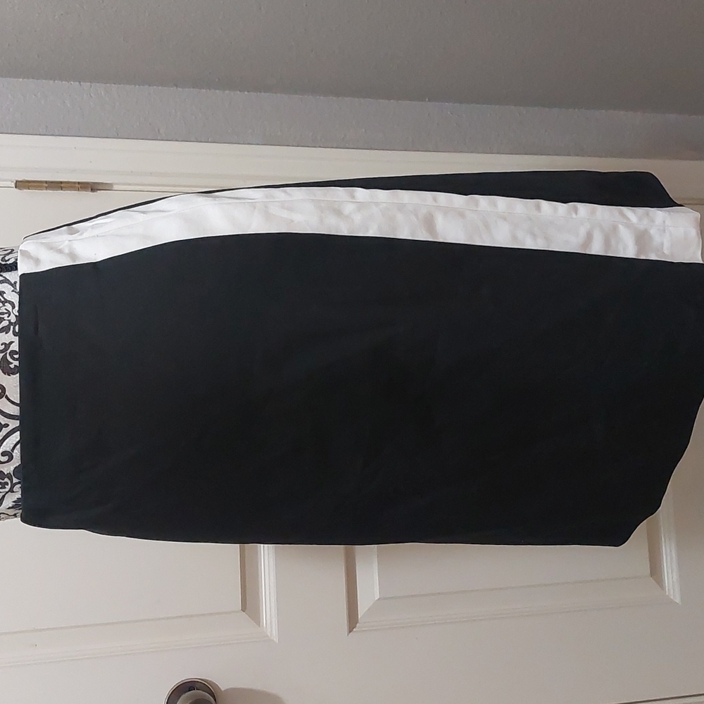 3/$6 item NWOT Versona skirt